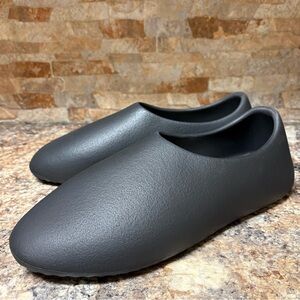 Yzy SL-01 Yeezy Slippers 2025 Men’s Size 12